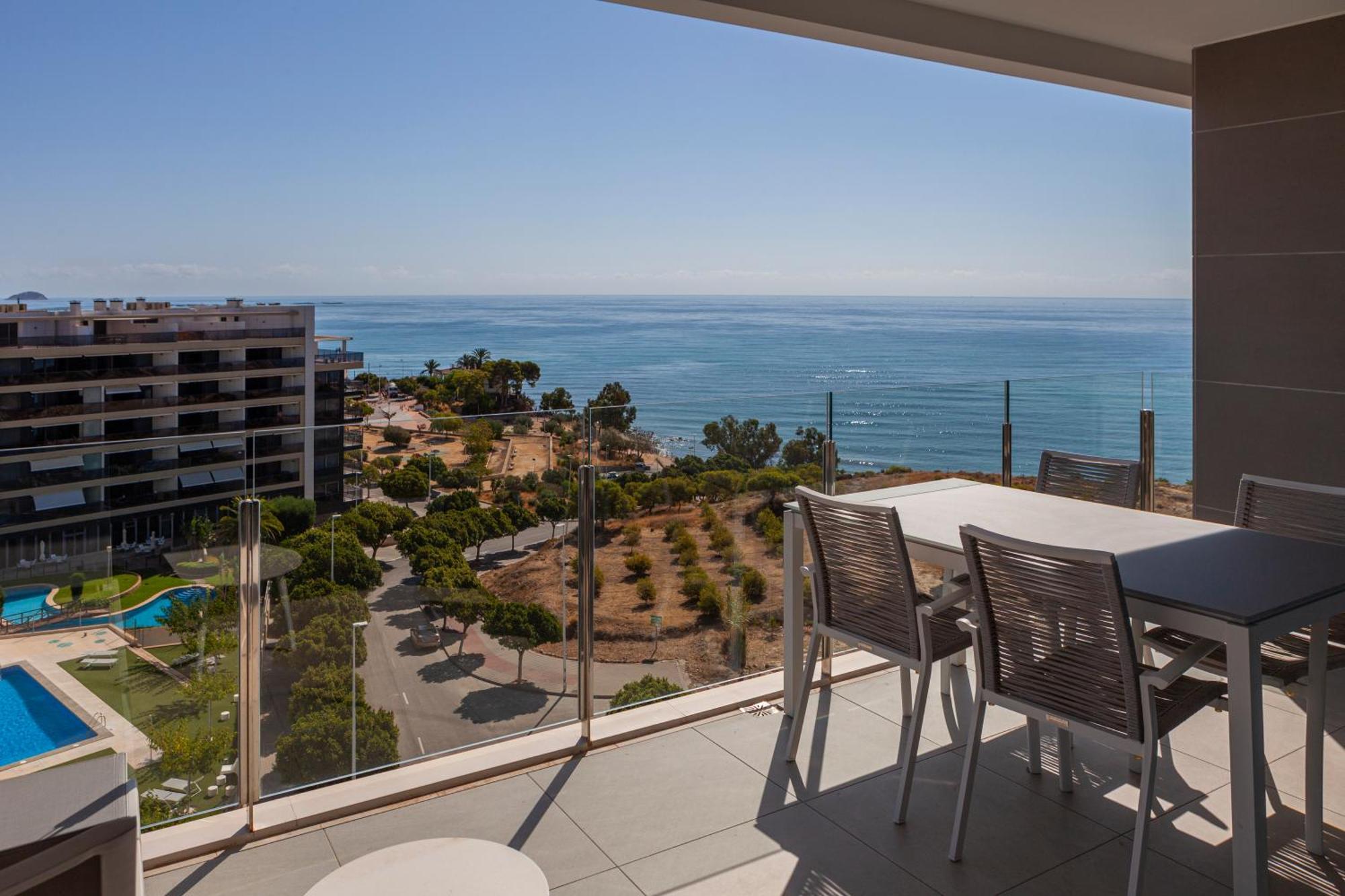 Blue Line Aparthotel 4*